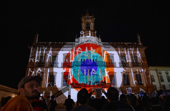 VISUSP transforma Pinheiros com vídeo mapping